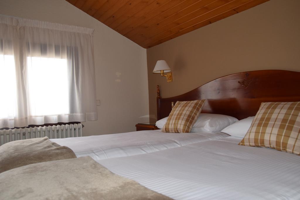 Hotel Roca Alp Luaran gambar